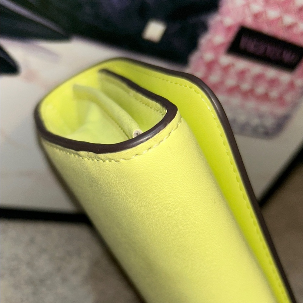 Kate Spade Lemon Yellow Crossbody Bag - Picture 3 of 16